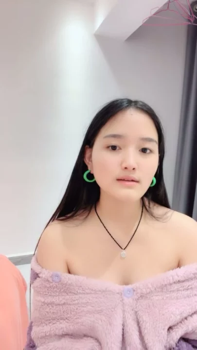 Screenshot 4 from Amadora Chinesa em POV — Pequena Gata com Vibrador e Buceta Peluda [Abczp.Xyz]