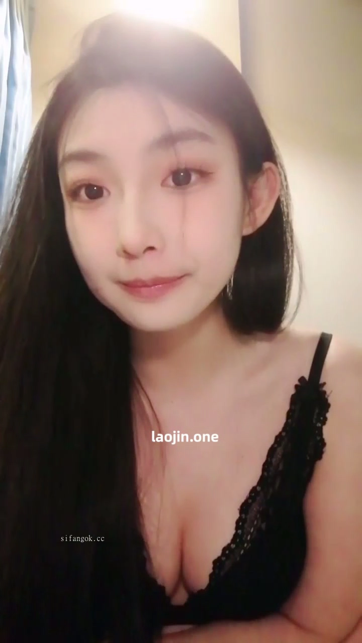 Play video: Amadora Chinesa em POV — Pequena Masturbação com Lingerie, Dildo e Revelação do Rosto