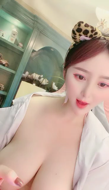 Screenshot 23 aus Chinesischer Amateur POV Titfuck — üppige Schönheit mit sichtbarem Gesicht in Dessous