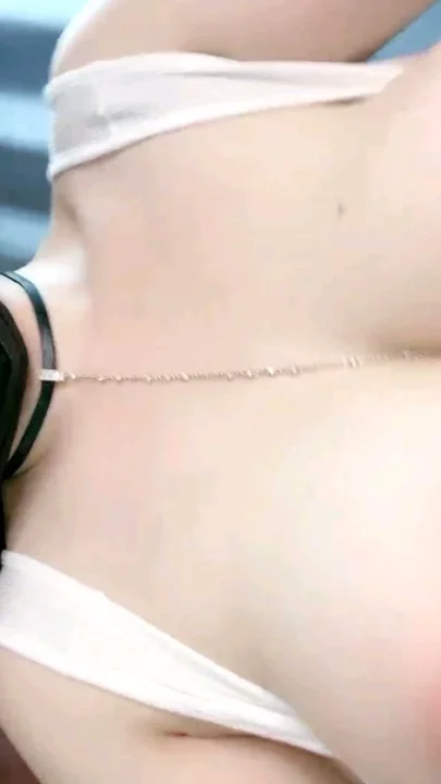 Screenshot 6 aus Chinesischer Amateur POV Titfuck — üppige Schönheit mit sichtbarem Gesicht in Dessous