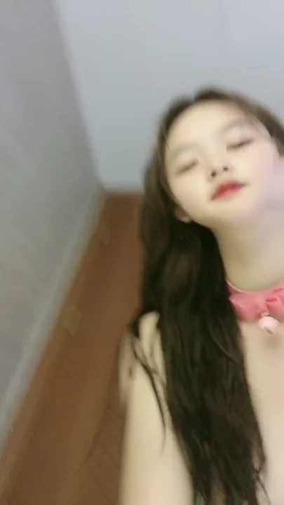 中国産アマチュア無修正POV — ピンクのチョーカーが映える顔出し巨乳ティーン のスクリーンショット 12
