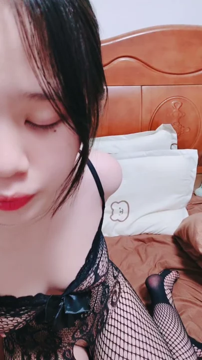 Screenshot 2 from Amadora Chinesa em POV — Yuanyuan se Masturba Molhada no Banheiro de Lingerie — 117736