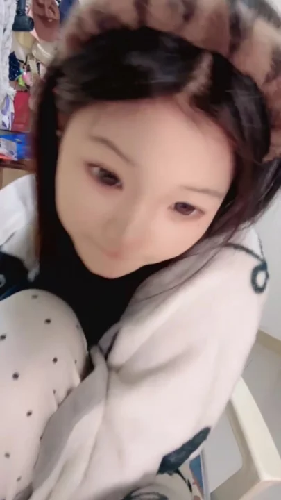Screenshot 23 from 中国业余首次独演 —— 卧室里的娇小亚洲女孩自慰