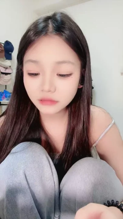 Screenshot 27 from 中国业余首次独演 —— 卧室里的娇小亚洲女孩自慰
