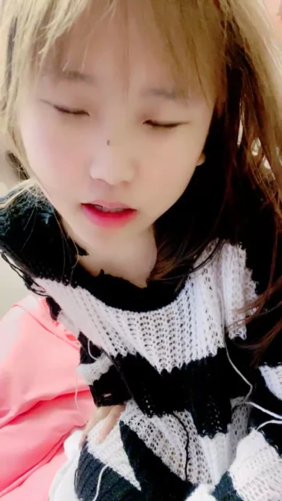 Screenshot 11 from Chinese Amateur Solo Debut — Petite Face-Shown Masturbation in Lingerie