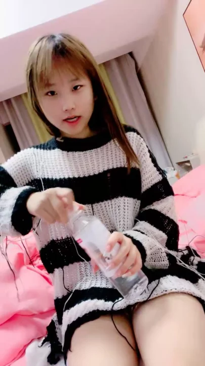 Screenshot 12 from Chinese Amateur Solo Debut — Petite Face-Shown Masturbation in Lingerie