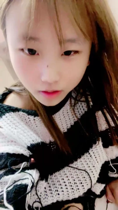 Screenshot 4 from Chinese Amateur Solo Debut — Petite Face-Shown Masturbation in Lingerie