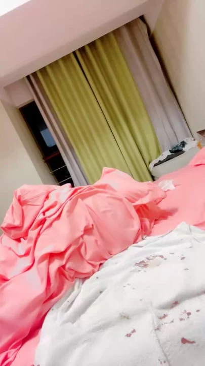 Screenshot 5 from Chinese Amateur Solo Debut — Petite Face-Shown Masturbation in Lingerie
