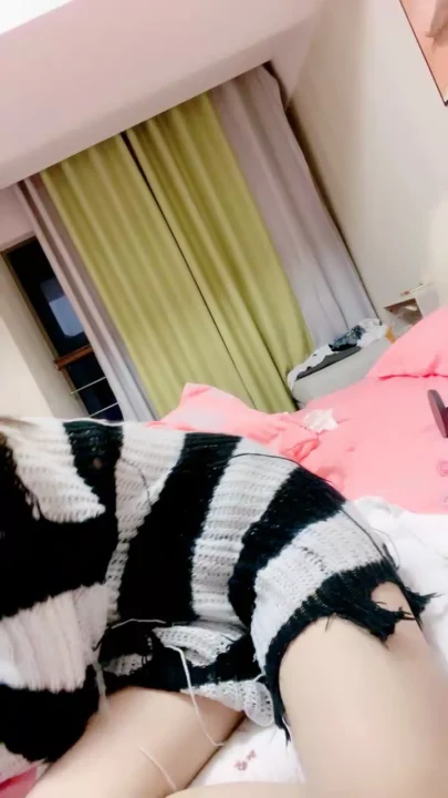 Screenshot 7 from Chinese Amateur Solo Debut — Petite Face-Shown Masturbation in Lingerie