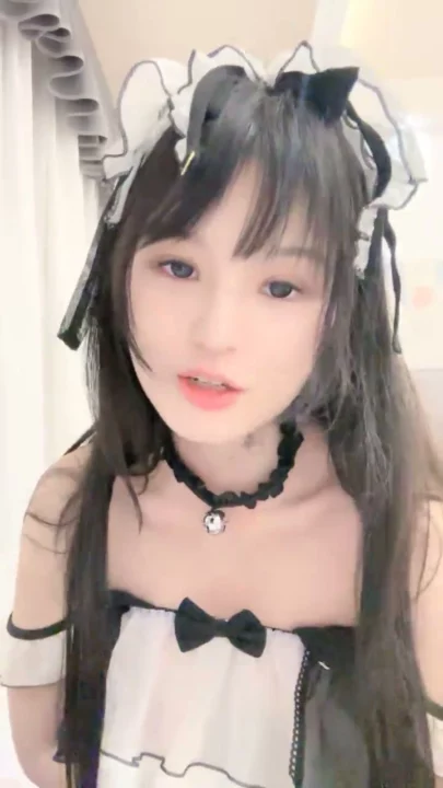Screenshot 9 from 중국 아마추어 첫 솔로 — 작고 귀여운 얼굴 공개, 보라색 딜도로 달콤한 자위