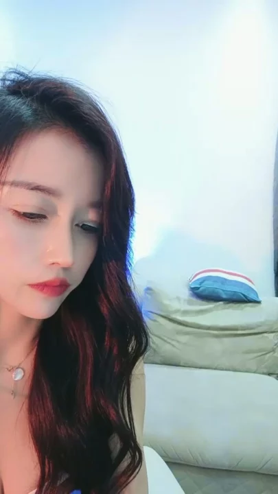 Screenshot 9 aus Chinesische Amateurin solo — Lilis Dessous und Gesichts-gezeigt Schlafzimmer-Session