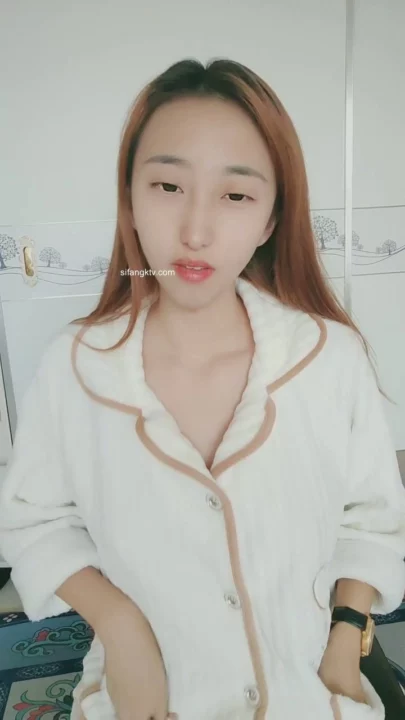 Chinese Amateur Solo Lingerie Tease — Face Shown Livestream Leak