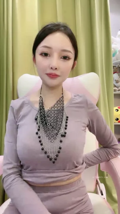 Screenshot 3 from Chinese Amateur Solo — Long-Legged Model in Lavender Athletic Wear