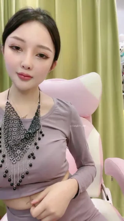 Screenshot 7 from Chinese Amateur Solo — Long-Legged Model in Lavender Athletic Wear