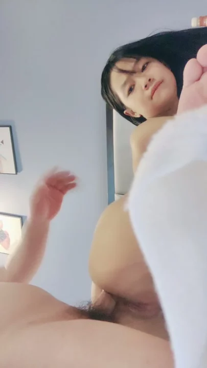 Screenshot 12 from Masturbasi Amatir Cewek China — Ngentot Sendiri di Kamar Mandi Pakai Botol Mainan