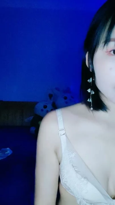 中国アマチュア美女のオナニー — ビキニで挑発、ランジェリーでベッドルームを誘惑 のスクリーンショット 15