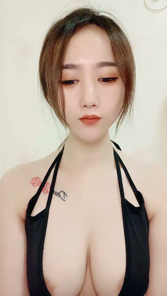 Play video: Cewek China Masturbasi Amatir — Selfie Seksi Pakai Lingerie Montok, Wajah Terlihat [Bocoran Onlyfans]