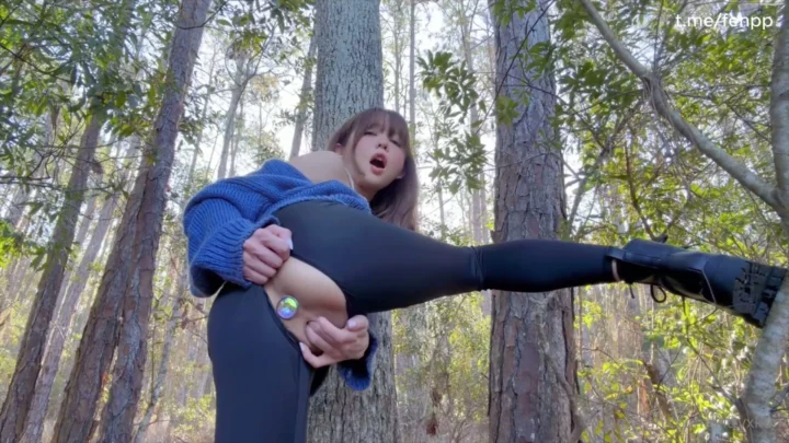 Screenshot 3 from Chinese Amateur Solo Masturbation — Forest POV with Glass Dildo and Water Bottle