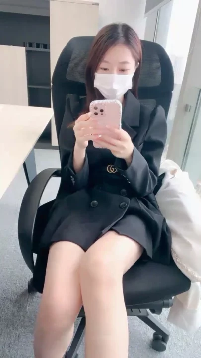Screenshot 25 from Chinese Amateur Solo Masturbation — Lele Fingers Wet Pussy in Lingerie