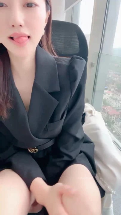 Screenshot 31 from Chinese Amateur Solo Masturbation — Lele Fingers Wet Pussy in Lingerie