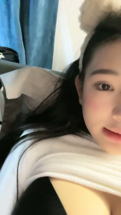 Screenshot 5 from Aficionada China Masturbándose Solita — Provocación en Lencería y Baño