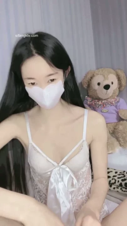 Screenshot 1 from Amadora Chinesa se Masturbando Sozinha — Sessão de Roupas Íntimas e Vibrador na Webcam