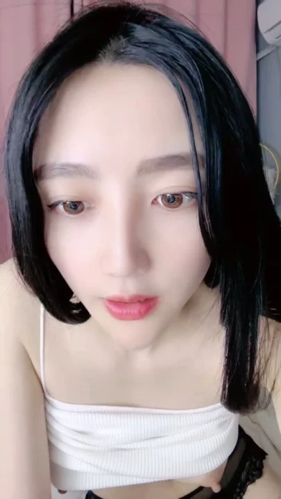 Screenshot 14 aus Chinesische Amateur-Solo-Masturbation — Dessous und Gesicht im Selfie gezeigt