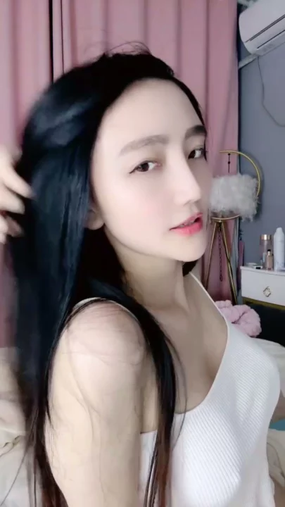 Screenshot 15 aus Chinesische Amateur-Solo-Masturbation — Dessous und Gesicht im Selfie gezeigt
