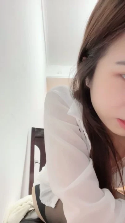 Screenshot 12 from Chinese Amateur Solo Masturbation — Lingerie and Livestream Leak