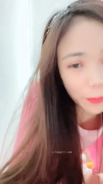 Screenshot 3 from Chinese Amateur Solo Masturbation — Lingerie and Livestream Leak
