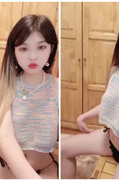 Screenshot 25 from Chinesa Amadora se Masturbando Sozinha — Beleza Pequena de Lingerie e Blusa Arco-Íris