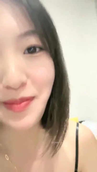Screenshot 14 from Chinese Amateur Solo Masturbation — Petite Beauty with Toys in Lingerie