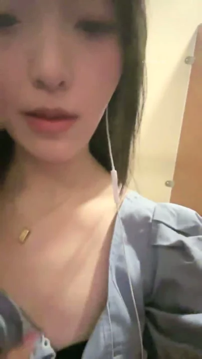 Screenshot 22 from Chinese Amateur Solo Masturbation — Petite Beauty with Toys in Lingerie