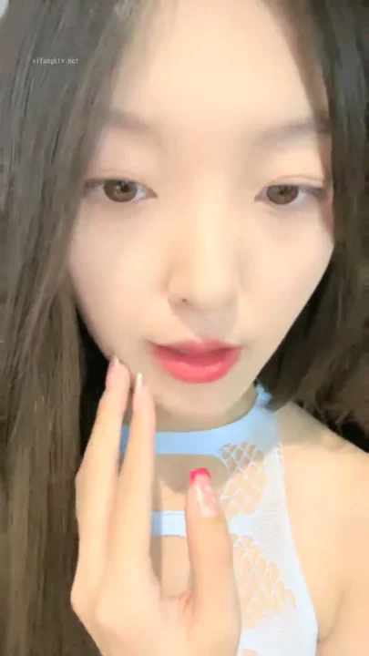 Screenshot 25 from Chinese Amateur Solo Masturbation — Petite Beauty with Toys in Lingerie