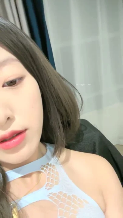 Screenshot 7 from Chinese Amateur Solo Masturbation — Petite Beauty with Toys in Lingerie