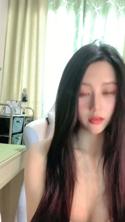Screenshot 21 from Chinese Amateur Solo Masturbation — Qi Qi in Pink Lingerie and Fishnets