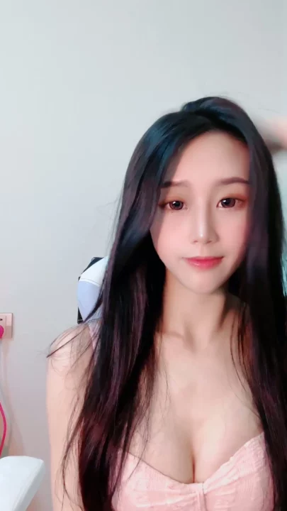 Screenshot 8 from Chinese Amateur Solo Masturbation — Qi Qi in Pink Lingerie and Fishnets