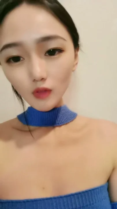 Screenshot 12 aus Chinesische Amateur-Solo-Masturbation — Wenwens Livestream-Debüt mit Handyspiel