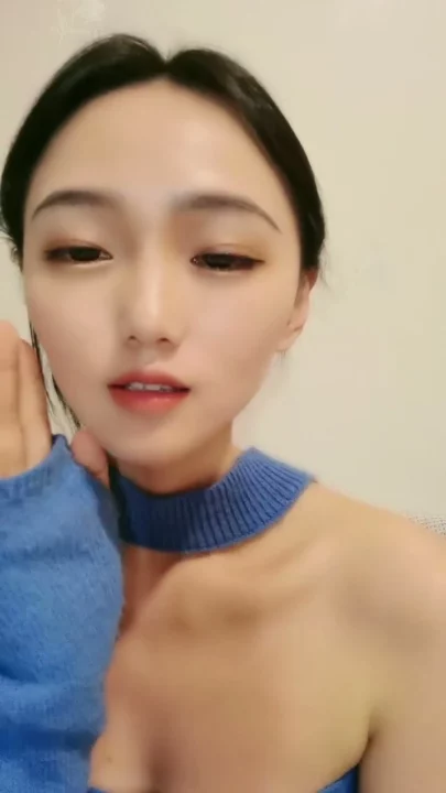 Screenshot 3 aus Chinesische Amateur-Solo-Masturbation — Wenwens Livestream-Debüt mit Handyspiel