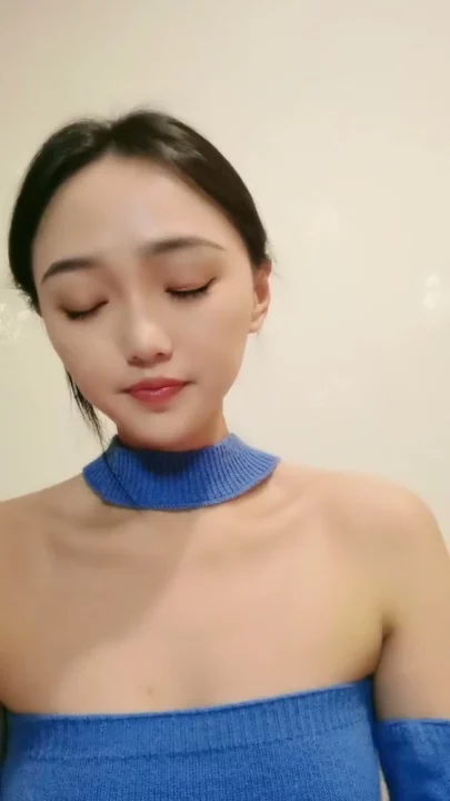 Screenshot 6 aus Chinesische Amateur-Solo-Masturbation — Wenwens Livestream-Debüt mit Handyspiel