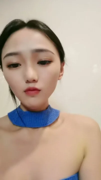 Screenshot 8 aus Chinesische Amateur-Solo-Masturbation — Wenwens Livestream-Debüt mit Handyspiel