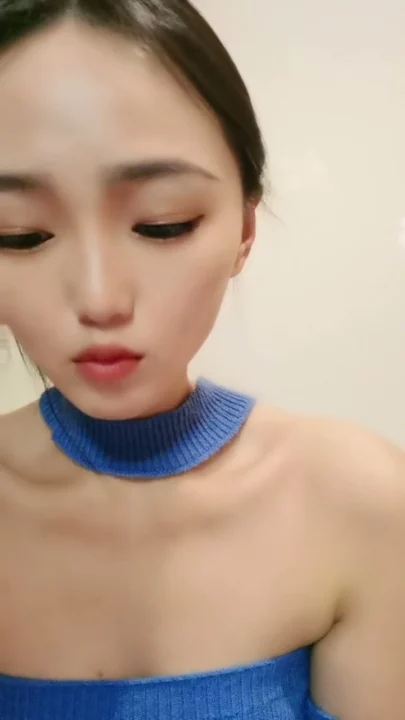 Screenshot 9 aus Chinesische Amateur-Solo-Masturbation — Wenwens Livestream-Debüt mit Handyspiel