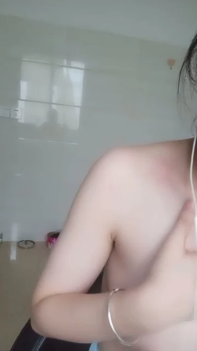 Screenshot 14 from Chinese Amateur Solo — Natural B-Cup Self-Pleasure in Daylight