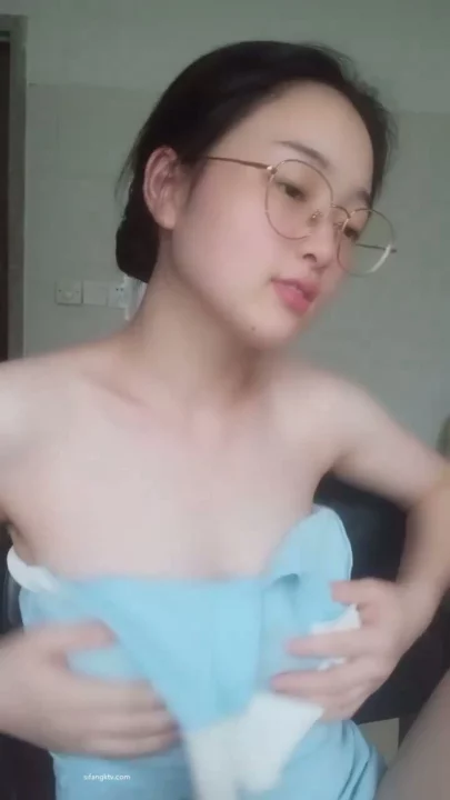 Screenshot 9 from Chinese Amateur Solo — Natural B-Cup Self-Pleasure in Daylight