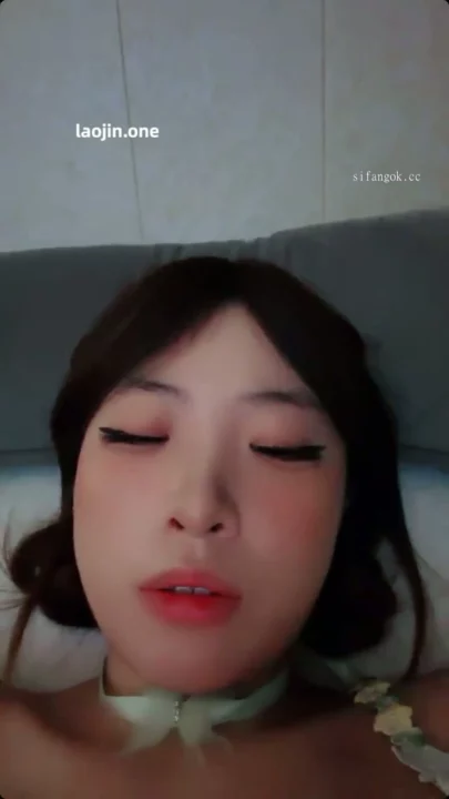 Screenshot 3 from China Aficionada Solitaria — Belleza Pequeña en Lencería Verde Se Toca