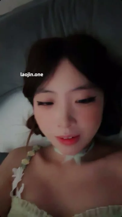 Screenshot 6 from China Aficionada Solitaria — Belleza Pequeña en Lencería Verde Se Toca
