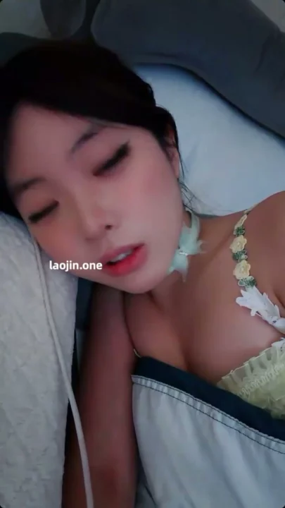 Screenshot 9 from China Aficionada Solitaria — Belleza Pequeña en Lencería Verde Se Toca