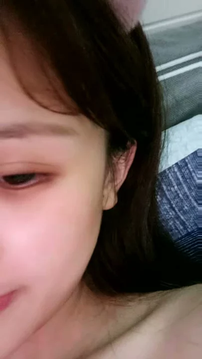 Screenshot 7 from Chica China Aficionada — Bella Pequeñita Se Masturba con Orejas de Gato, Rostro Mostrado