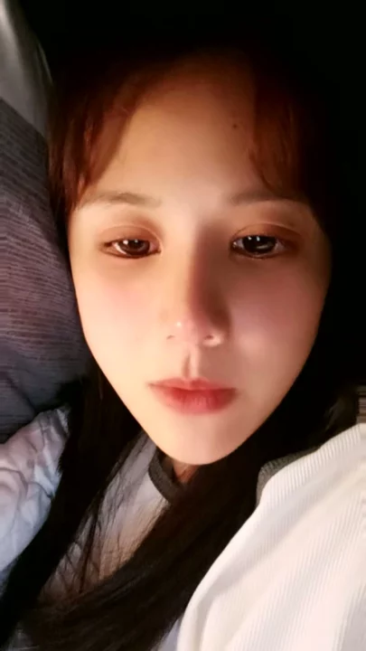 Screenshot 10 from Chica China Aficionada — Bella Pequeñita Se Masturba con Orejas de Gato, Rostro Mostrado