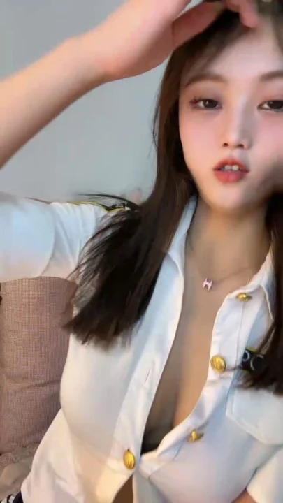 スクリーンショット 1 から 中国アマチュアオナニー — 女子校生からストライプソックス自慰まで